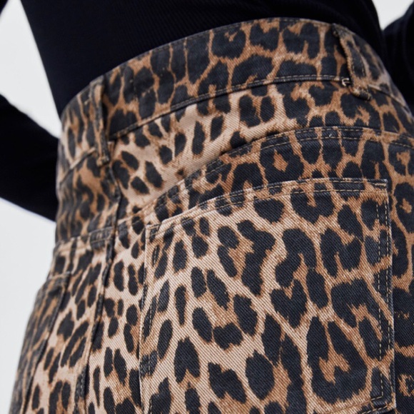 EUC Zara leopard gaucho jeans - Picture 3 of 7